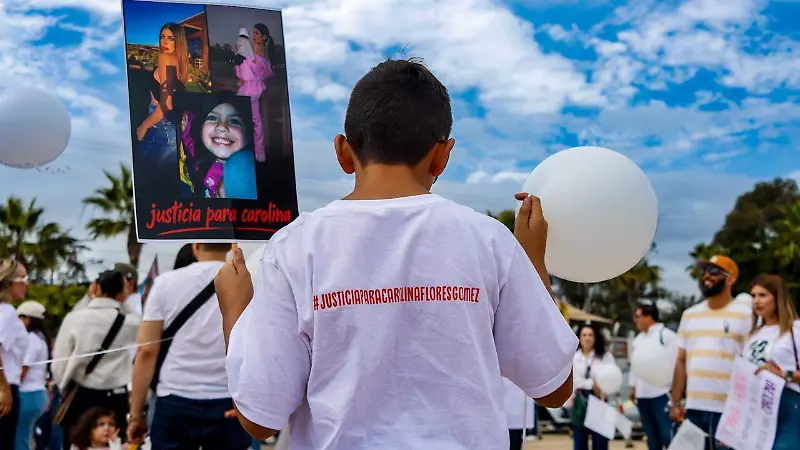 Marcha por Carolina Flores en Ensenada